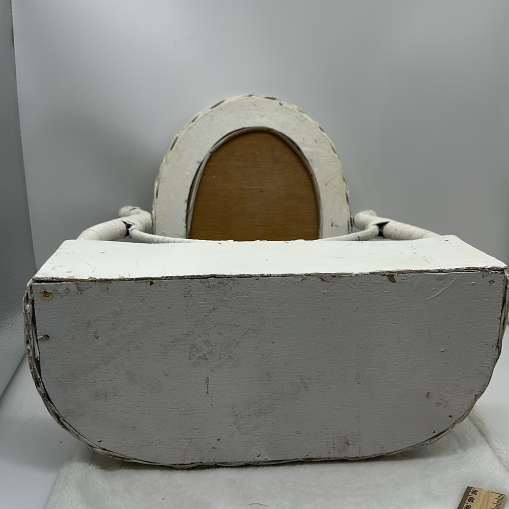 Vintage White Wicker-Wood Oval Swivel Mirror Tabletop Vanity with Basket - Picture 10 of 13